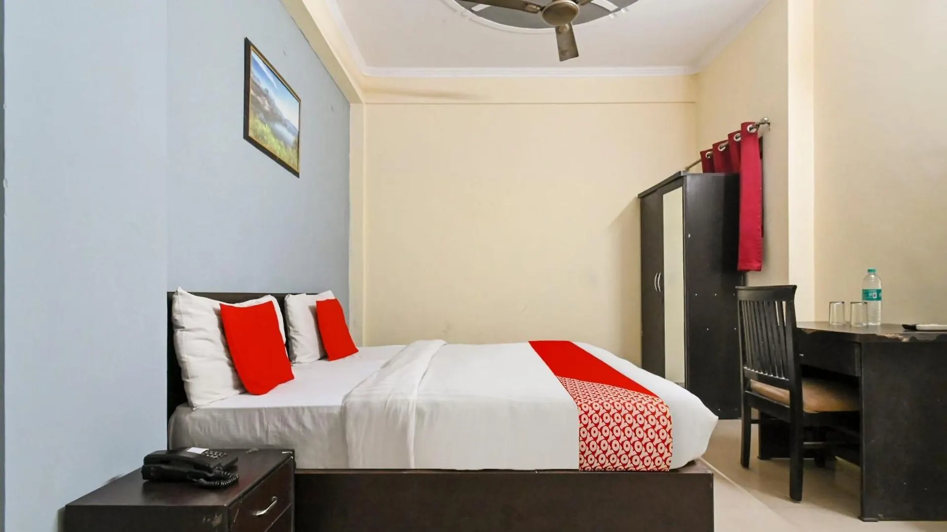 Hotel O Diamond Deluxe New Delhi
