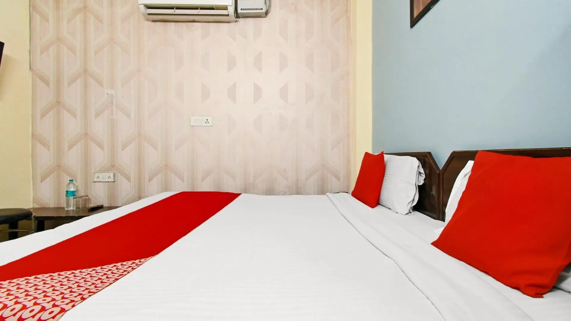 Hotel O Diamond Deluxe Νέο Δελχί
